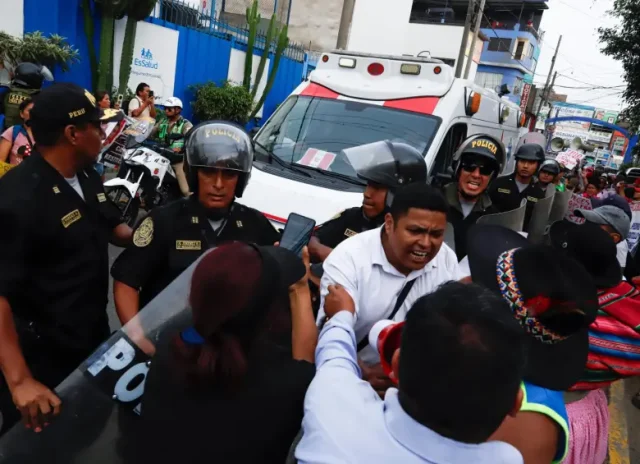 Pedro Castillo es hospitalizado tras iniciar huelga de hambre en protesta por su proceso judicial